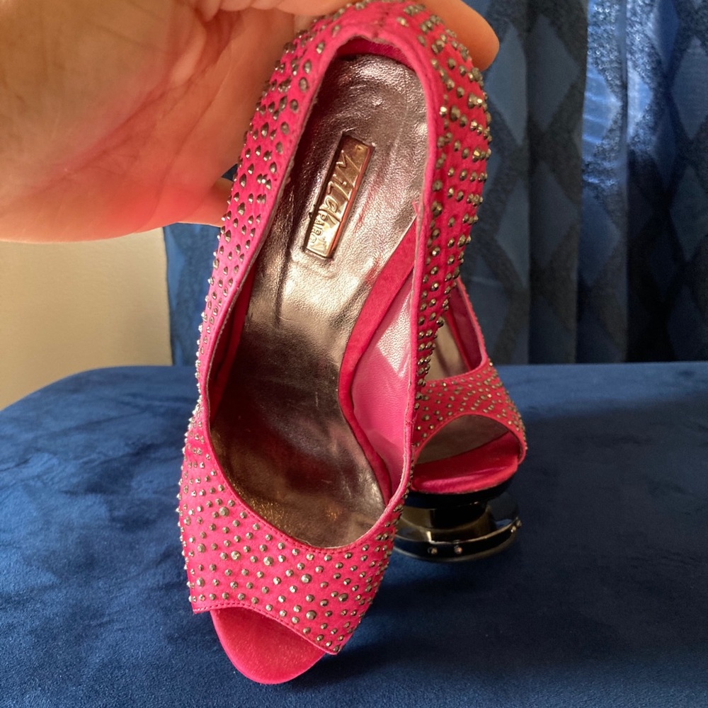 Lady’s Shoes - Picture 5 of 15